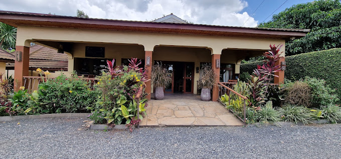 Ahadi lodge4