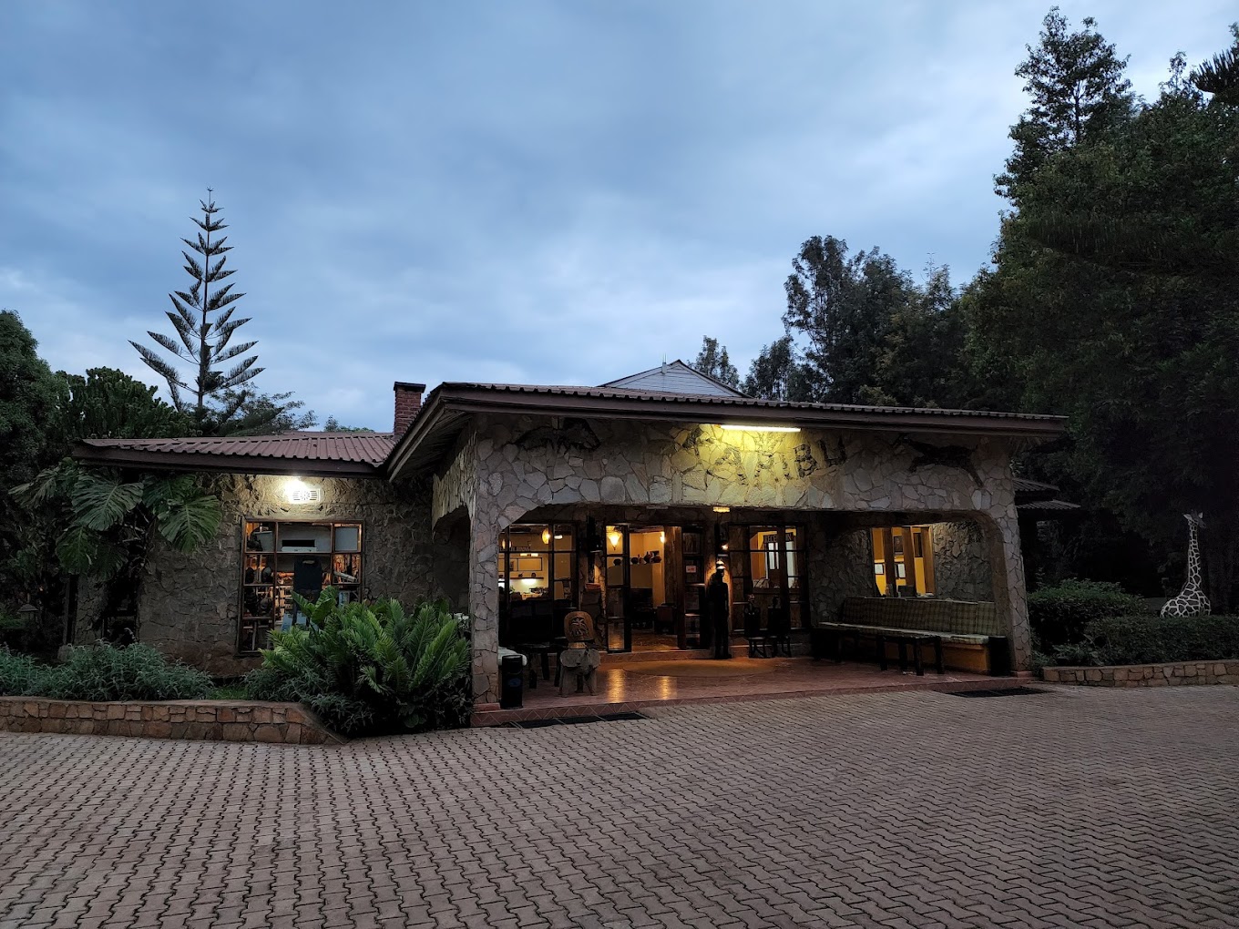 Bougainvillea Safari Lodge 2