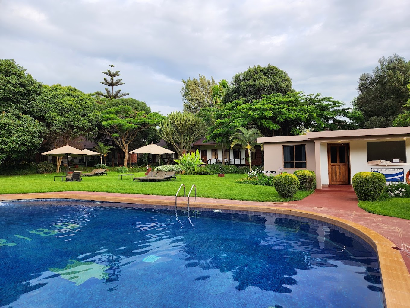 Bougainvillea Safari Lodge 7