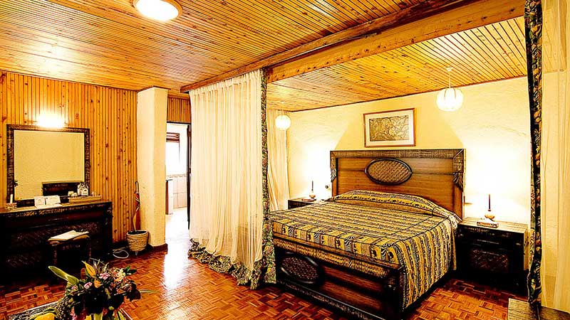 Midrange-Manyara Safari Lodge2