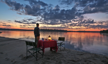 sundowner-activity-nyerere-tanzania