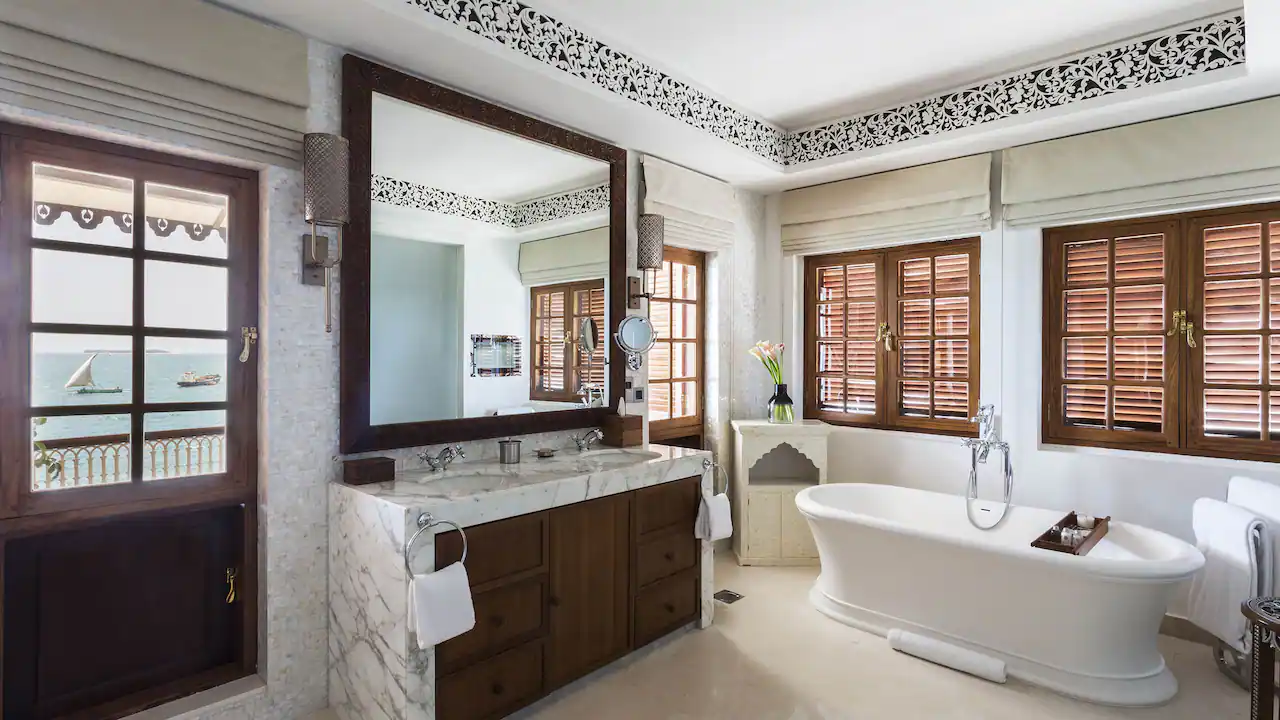 Park-Hyatt-Zanzibar-P079-Bahari-Terrace-Bathroom.16x9